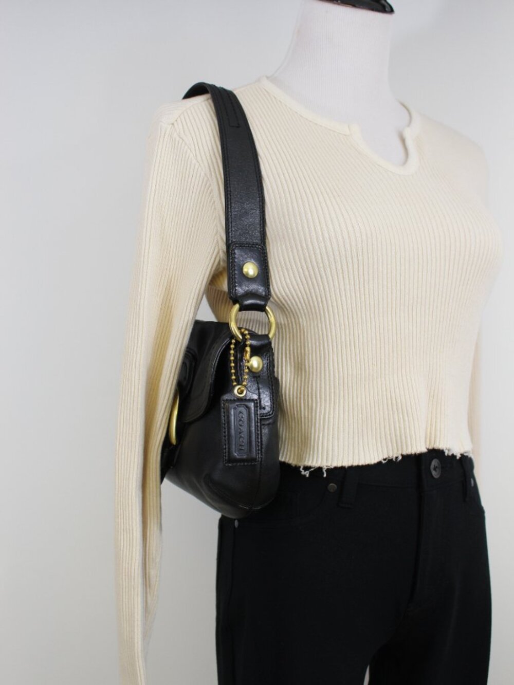 Coach Soho Black Leather Flap Shoulder Bag Gold Hardware 2010 Y2K Classic - Picture 2 of 14